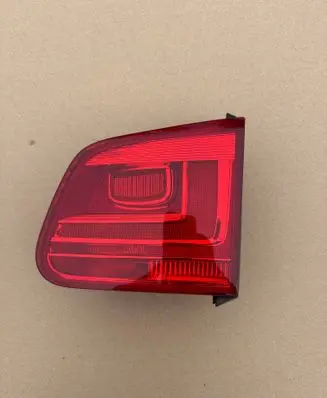 Volkswagen Tiguan Tailgate rear/tail lights 5N0945094G 2SA01073902 5N0945094
