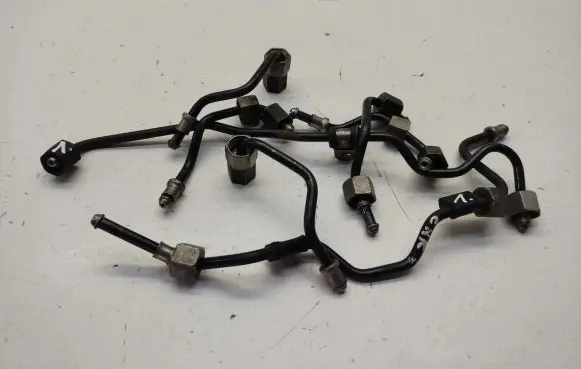 Chrysler 300 - 300C Fuel line pipe