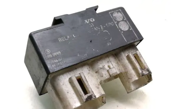 Volvo S70 V70 V70 XC Coolant fan relay 899998000