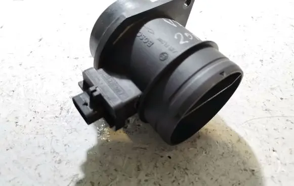 Volkswagen Polo V 6R Mass air flow meter 0281006132 03P906461