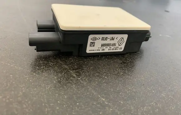 Nissan Qashqai Fuel injection pump control unit/module 169108688R 0580001019