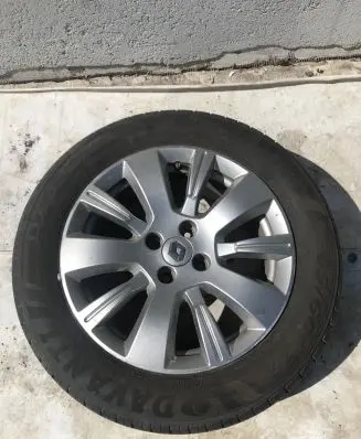 Renault Captur R16 alloy rim 
