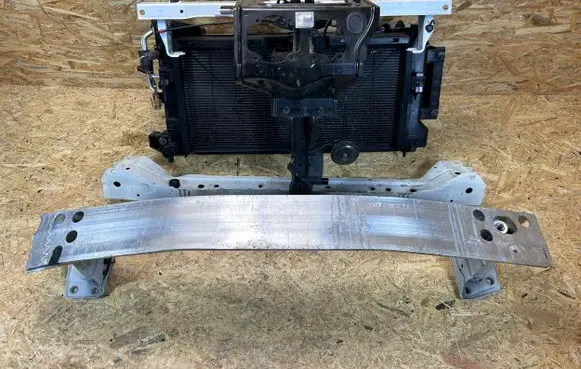 Nissan Leaf I (ZE0) Front piece kit 