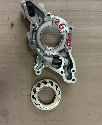 Toyota Avensis T270 Oil pump 