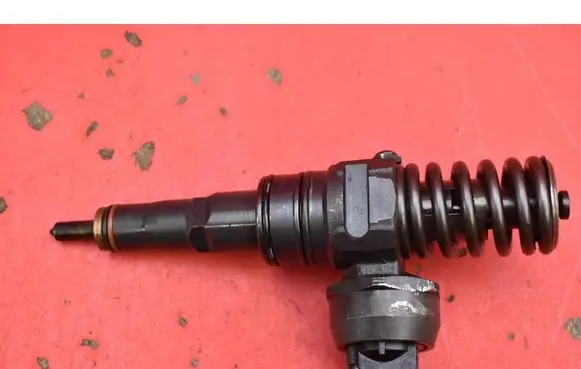 Audi A4 S4 B6 8E 8H Fuel injector 038130073AN