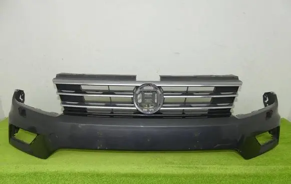 Volkswagen Tiguan Front bumper 5NA807221