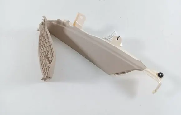 (D)pillar trim (top)
