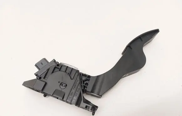 Ford Focus Accelerator throttle pedal JX619F836A