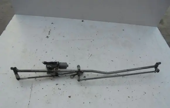 Peugeot 308 Front wiper linkage and motor