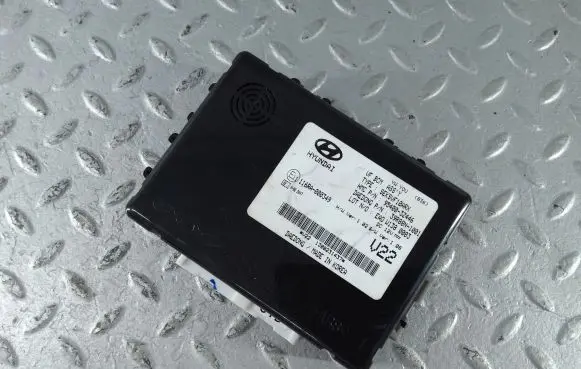 Hyundai i40 Door central lock control unit/module 954003Z446 39R88N1001