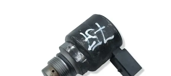 Mercedes-Benz E W212 Fuel pressure regulator 