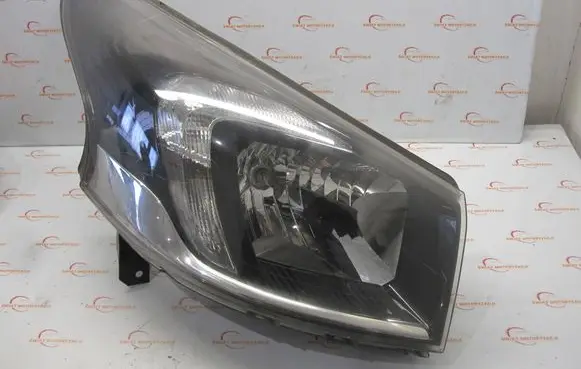 Opel Vivaro Headlight/headlamp 260108099R