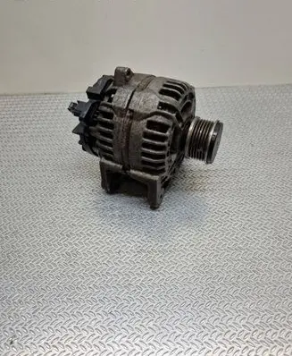 Renault Clio III Generator/alternator 8200660033A 0124425071