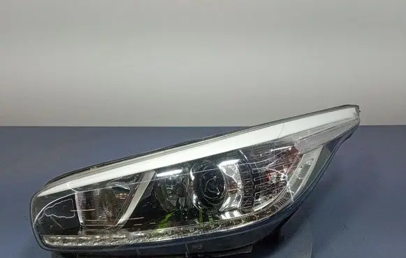 KIA Ceed Headlight/headlamp 92101A2220
