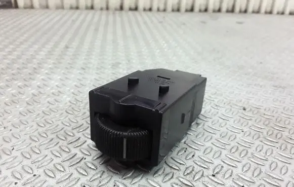 Mitsubishi Space Star Headlight level height control switch