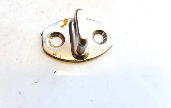Volkswagen PASSAT B5 Rear door lock loop/hook striker 3b0837033d