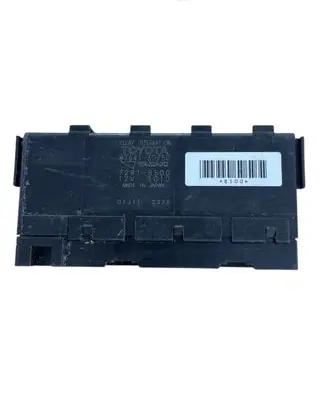 Lexus GS 300 350 430 450H Fuse module 8264130250 72818500