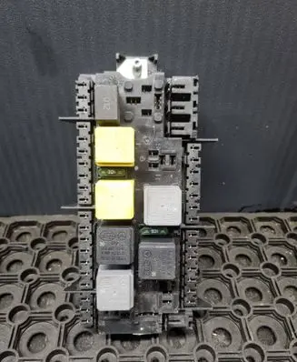 Mercedes-Benz GLE (W166 - C292) Fuse module A1669068201 YAP358611 118997891Z