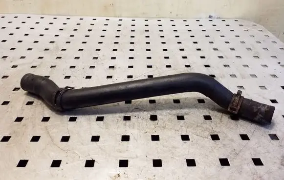 Volkswagen PASSAT B8 Engine coolant pipe/hose 04L129723A