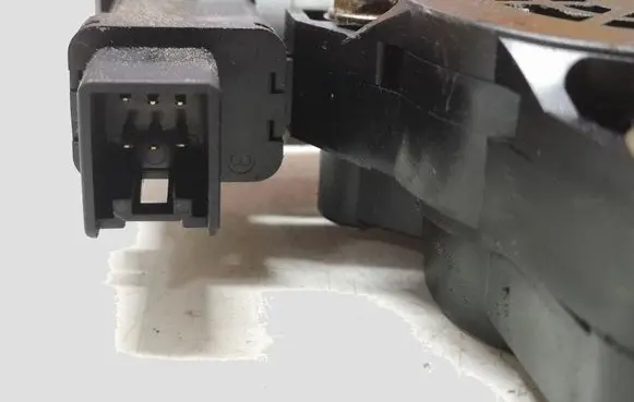 Mazda 5 Front door window regulator with motor