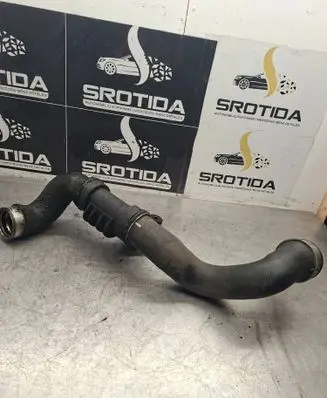 Mercedes-Benz E W211 Intercooler hose/pipe A2035200095