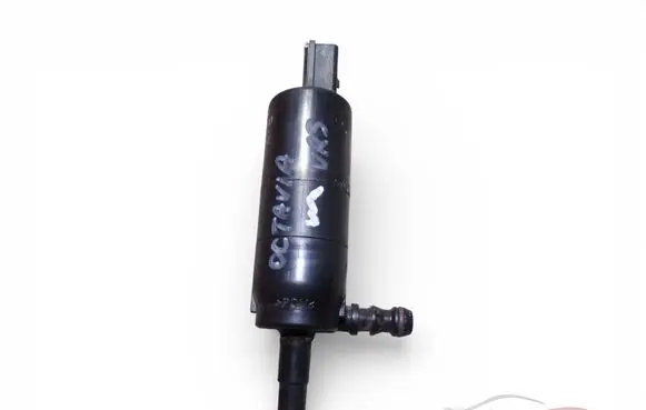 Skoda Octavia Mk2 (1Z) Headlight washer pump 3B7955681
