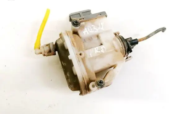 Volkswagen PASSAT B4 Central locking vacuum pump 3a0862153b