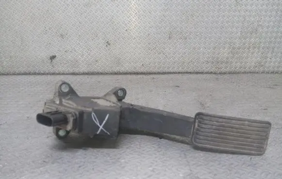 Peugeot 107 Accelerator throttle pedal 781100H010C