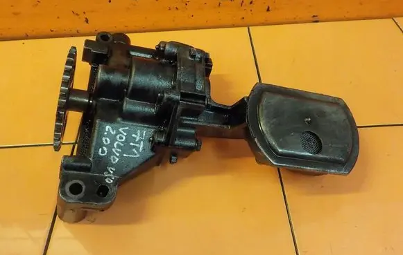 Volvo V50 Oil pump 9644350880