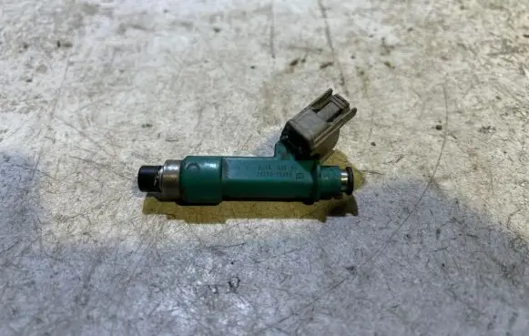 Toyota RAV 4 (XA30) Fuel injector 2325028080 031052804