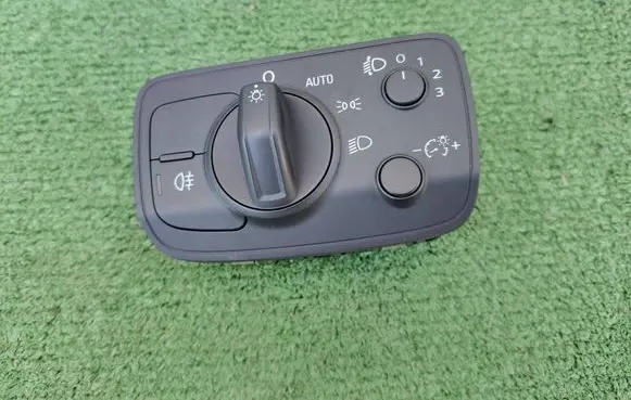 Audi Q2 - Light switch 8V0941531AM