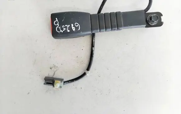 Hyundai Accent Front seatbelt buckle 071005