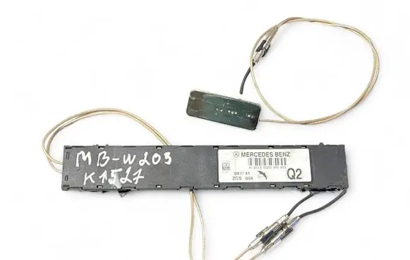 Mercedes-Benz C W203 Aerial antenna filter A2038208689
