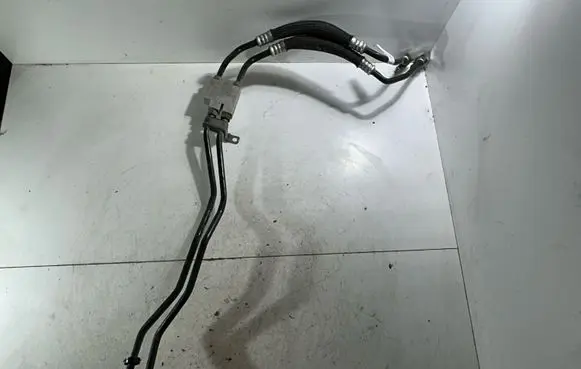 Dodge Challenger Gearbox oil cooler pipe/hose 55111280AF 52014762AA 97252H