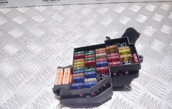 Porsche Cayenne (9PA) Fuse module 7L0941828A