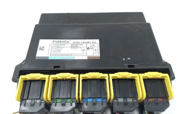 Ford Focus Comfort/convenience module AV6N19G481AG