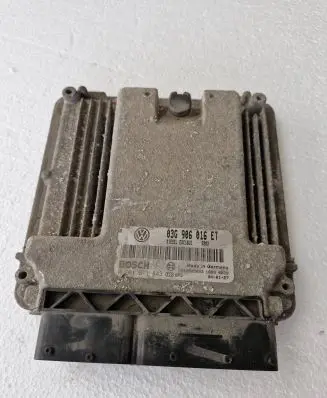 Volkswagen Golf V Engine control unit/module 03G906016
