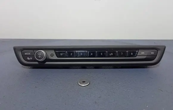 Head unit multimedia control