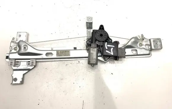 Peugeot 3008 I Rear door window regulator with motor 9682808780
