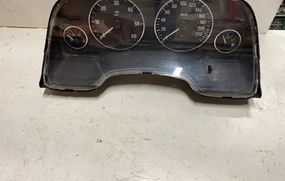 Speedometer (instrument cluster)