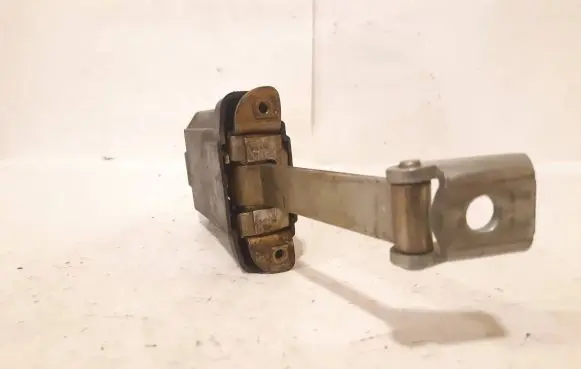 Mercedes-Benz E W210 Front door check strap stopper