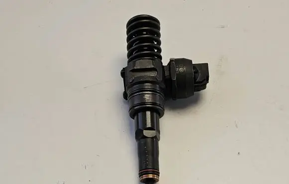 Audi A6 S6 C6 4F Fuel injector 0414720215
