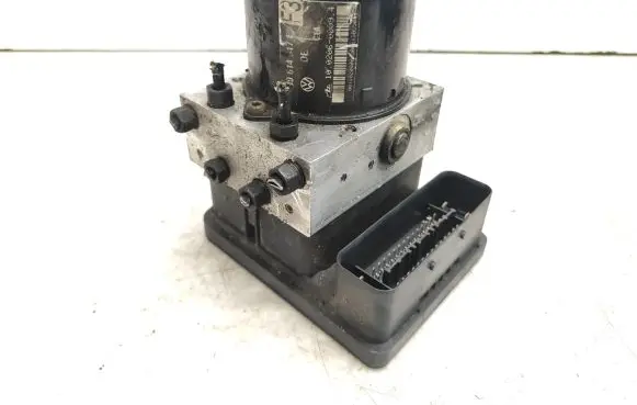 Volkswagen Golf IV ABS Pump 1J0614517E 10020600094 1C0907379E