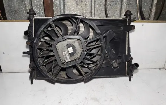 Ford Mondeo Mk III Radiator set 2S718005AD 2S718C607C 3137229010
