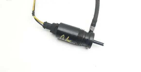 Volvo XC90 Windscreen/windshield washer pump 1012458