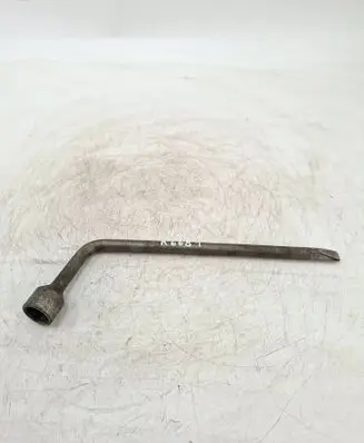Toyota Corolla Verso E121 Wheel nut wrench 