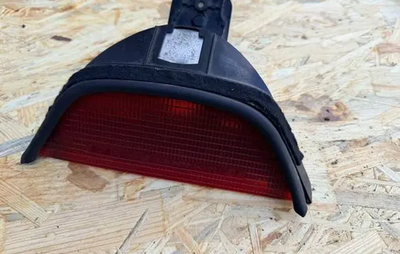 BMW 5 E39 Third/center stoplight 8360568