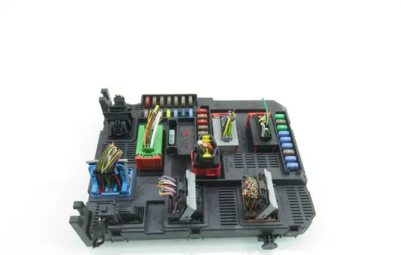 Peugeot 308 Central body control module 22661F 9807054180