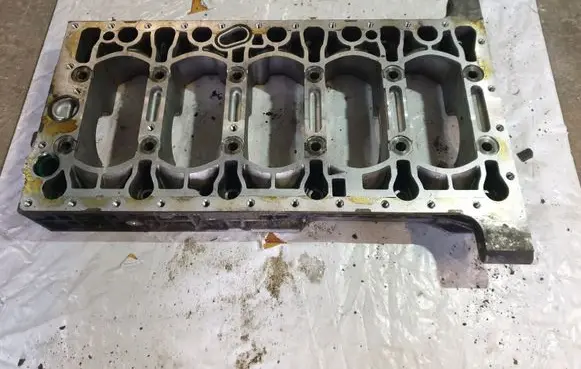 Volvo S80 Engine block 