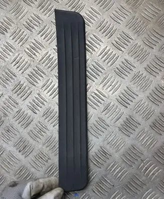 Infiniti M30 Rear sill trim cover 769B31MA0A